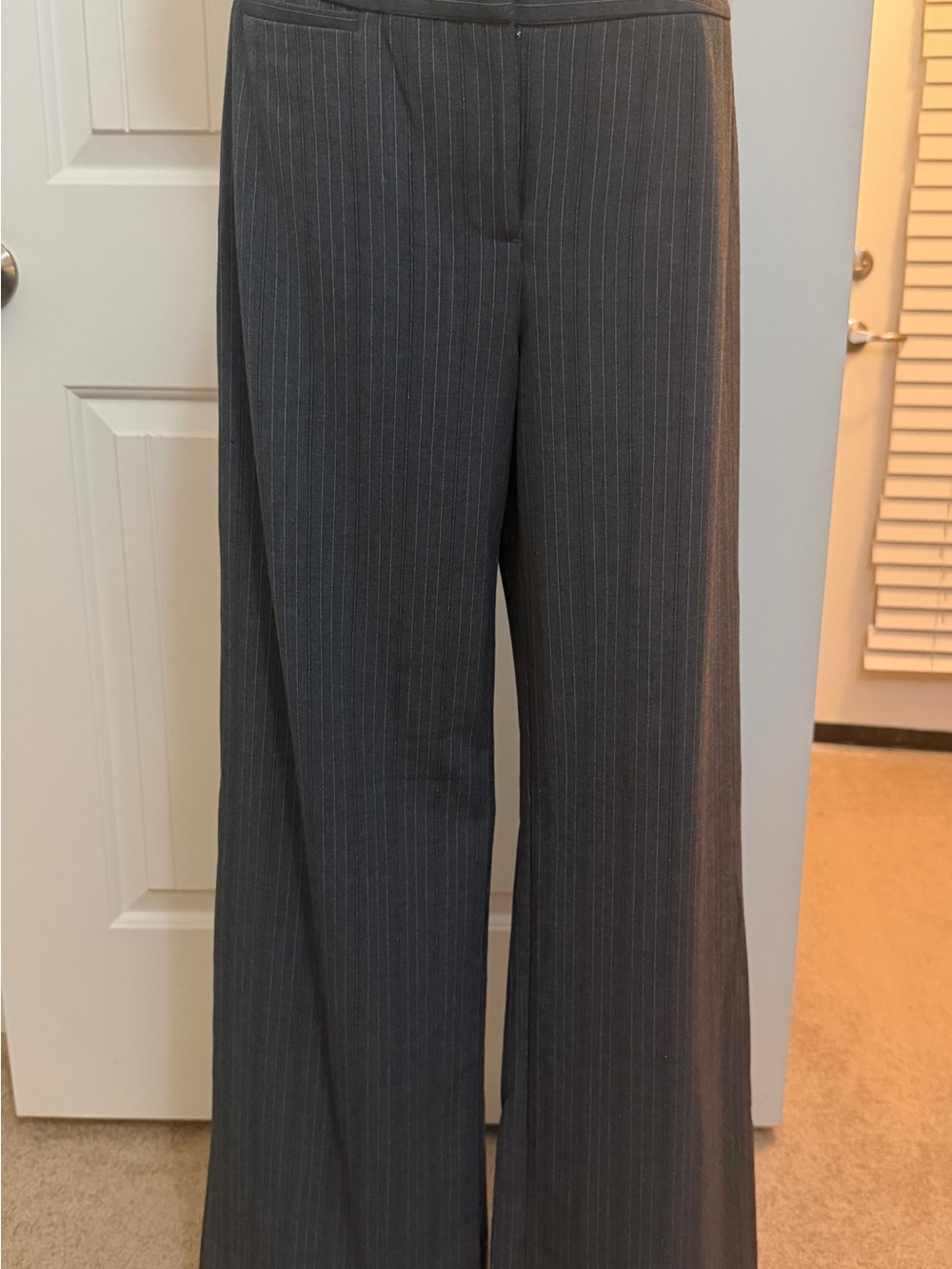 Chico's Dark Gray Silver Pinstripe Wide-Leg Trousers Sz 1 (8)